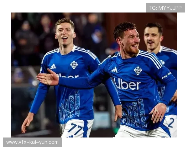 阿森纳后卫塔瓦雷斯潜在转会，科莫接触拉齐奥